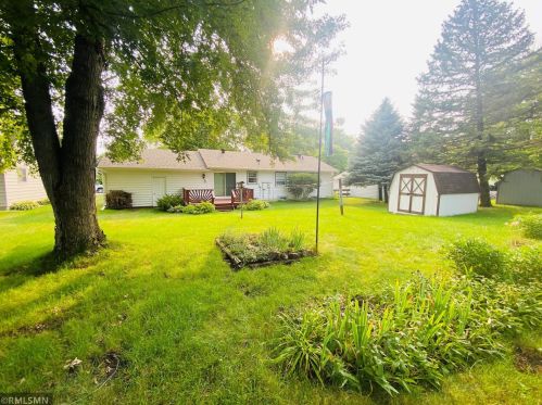 119 Ridge Rd, Morris, MN 56267-1516