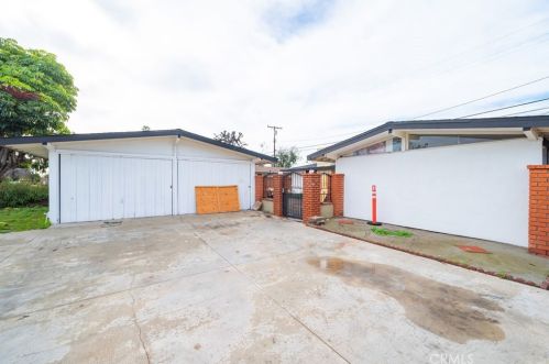 529 Dorchester St, Anaheim CA  92805-4920 exterior