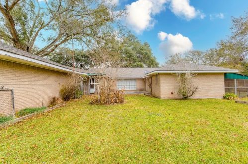 1316 Courtney Dr, Richmond TX 77469-4208 exterior