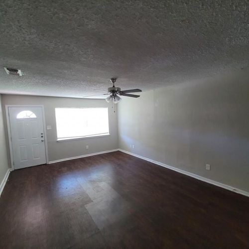 5565 Burton Ave, Fort Worth TX  76119-1718 exterior