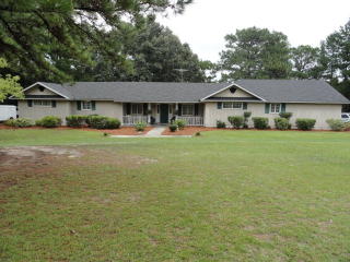 130 Austin Ct, Jesup, GA 31545-7009
