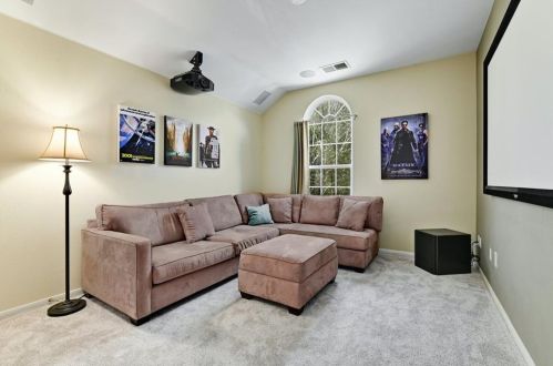 7036 Auckland Dr, Austin TX  78749-4139 exterior