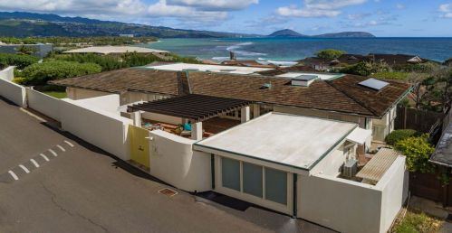 4106 Black Point Rd, Honolulu, HI 96816-4818
