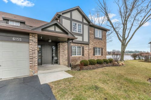 6155 Lakepark Ln, Willowbrook IL  60527-2942 exterior