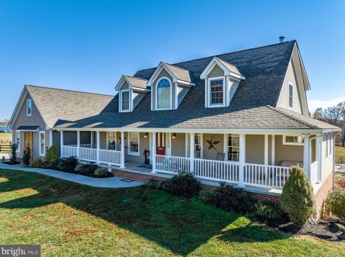 45 Wrights Ln, Radiant, VA 22732-3299