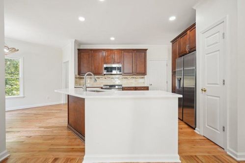 506 Chestnut Walk, Holly Springs GA  30114-7748 exterior
