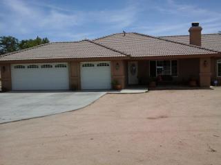 8207 Minstead Ave, Hesperia CA  92345-7025 exterior