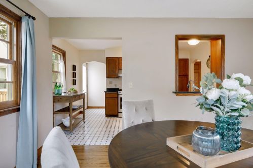 879 Hoyt Ave, Saint Paul MN  55106-1042 exterior