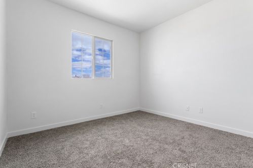 44015 Moccasin Pl, Lancaster CA  93536-6857 exterior