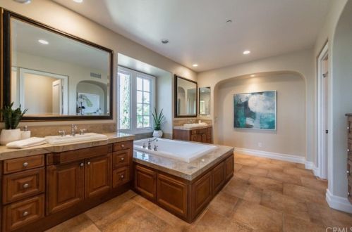 37 Blue Smt, Irvine CA  92603-0168 exterior