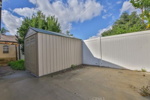 8411 Comolette St, Downey, CA 90242-4433
