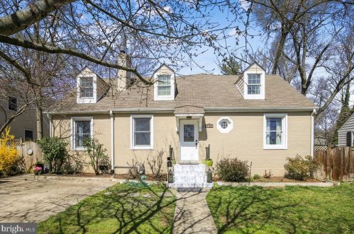 6728 Chestnut Ave, Falls Church, VA 22042-1976