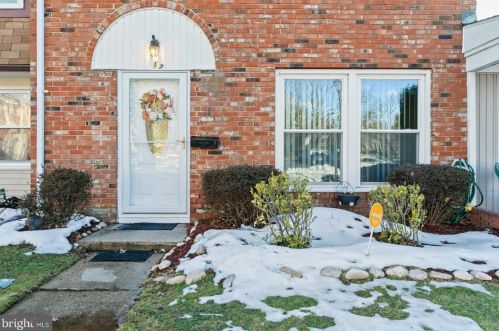12 Felter Pl, Willingboro, NJ 08046-2019