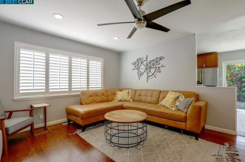 1307 Sunshine Dr, Concord CA  94520-4038 exterior