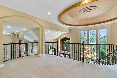 9171 Falling Waters Dr, Willowbrook IL  60527-0717 exterior