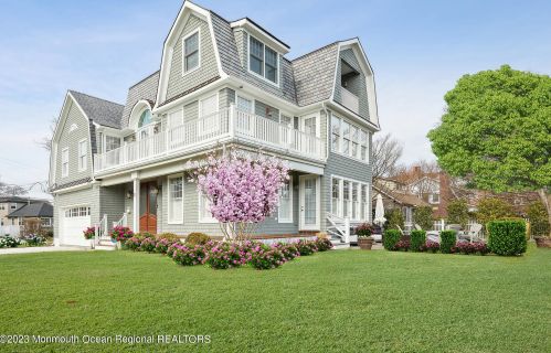 1 Crescent Dr, Brielle, NJ 08730-2007