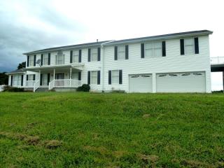 205 Redfield Ln, Callaway, VA 24067-4947