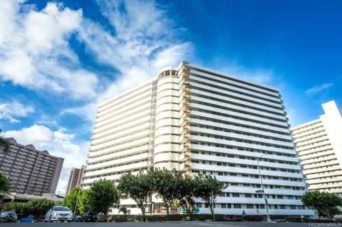 1128 Ala Napunani St, Honolulu HI  96818-1621 exterior