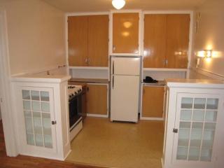 1319 Grand Ave, Saint Paul MN  55105-2684 exterior