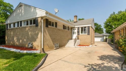 815 4th Ave, Broadview, IL 60153-2145