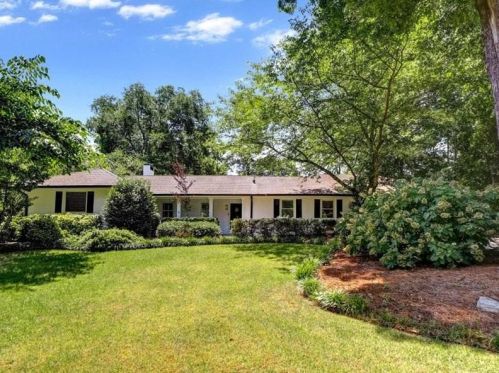 1241 Goodwin Rd, Atlanta, GA 30324-2737