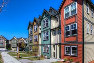 7172 Shinkle Pl, Seattle, WA 98106-1754