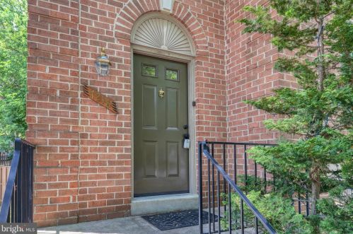 7218 Gentian Ct, Springfield VA  22152-3847 exterior