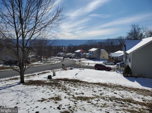 50 Baer Oak Dr, Maurertown, VA 22644-2560