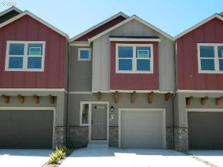 219 33rd Ct, Ridgefield, WA 98642-8076