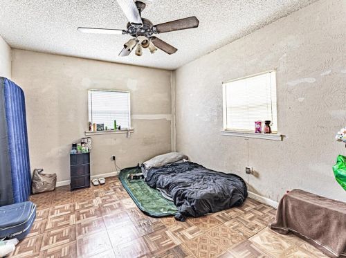 2542 Grafton Ave, Dallas TX  75211-5423 exterior