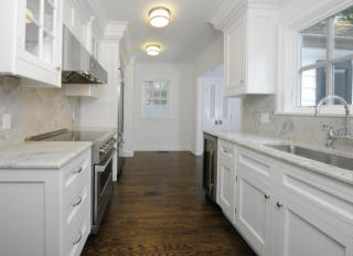 17 Grigg St, Greenwich CT  06830-6509 exterior