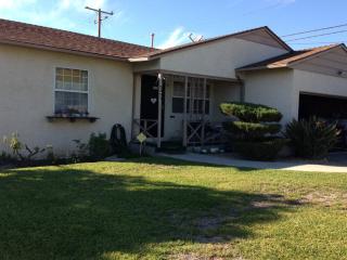 2353 Hanning Ave, Altadena, CA 91001-5335