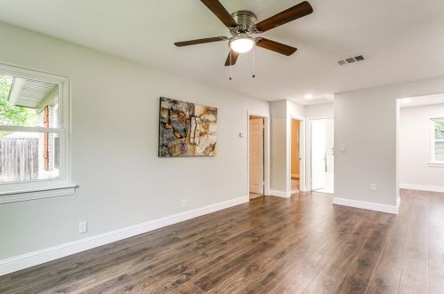 3451 Suffolk Dr, Fort Worth TX  76109-4523 exterior