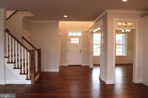 1102 Whitemarsh Dr, Lancaster, PA 17601-4874