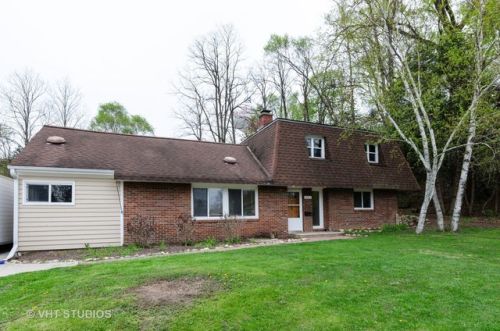 221 Millard Ave, Barrington Hills, IL 60021