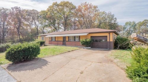 6 Rain Dr, Fenton, MO 63026-4430