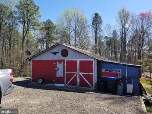 11342 Mckenney Dr, Woodford, VA 22580-2518