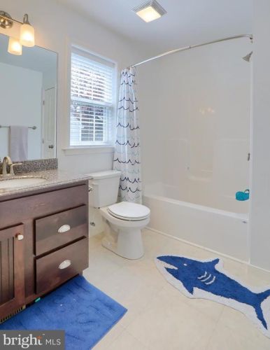 1518 Sunset Ave, Lancaster PA  17601-4328 exterior