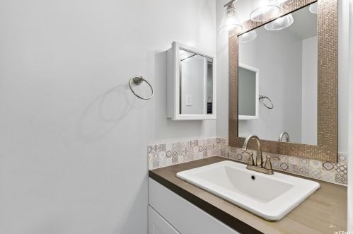 2187 Laver Ct, Sandy UT 84092-4112 exterior