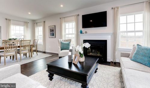 4388 Grandview Rd, Hanover PA 17331-9753 exterior