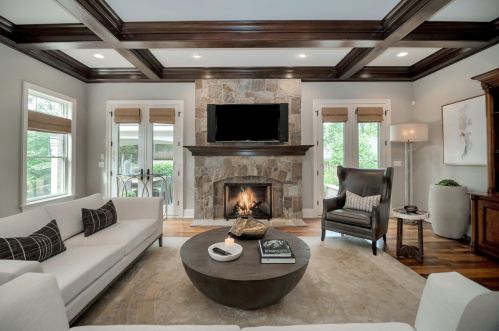 705 Sunset Dr, Naperville, IL 60540-6632