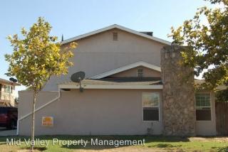 3221 Campus Ave, Visalia CA  93277-1886 exterior