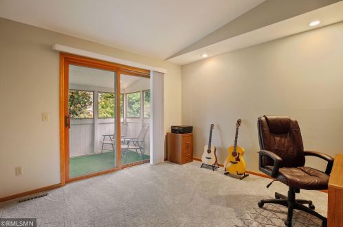 4460 Hamilton Dr, Saint Paul MN  55123-1974 exterior