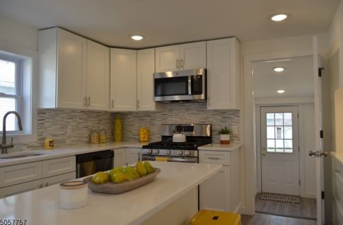 10 Fairfield Ave, Warren NJ  07059-5706 exterior