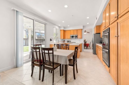 4256 Pondhill Ct, Riverside CA  92505-3464 exterior