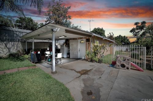 5881 Mtn Vw Ave, Riverside CA  92504-1580 exterior