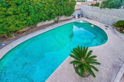 1283 13th St, Upland CA 91786-2966 exterior