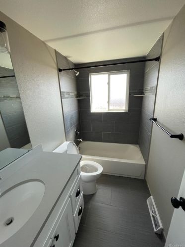 426 Potomac Cir, Aurora CO  80012-2438 exterior