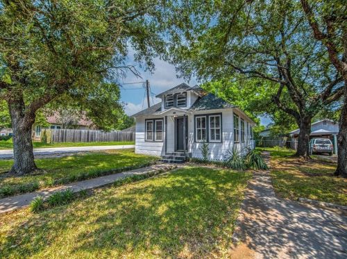 319 Cochran St, Bellvue TX  77418-1310 exterior