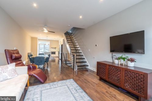 1330 28th St, Philadelphia, PA 19121-4521